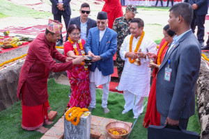 ब्यापारीको पार्टी बन्दै एमाले